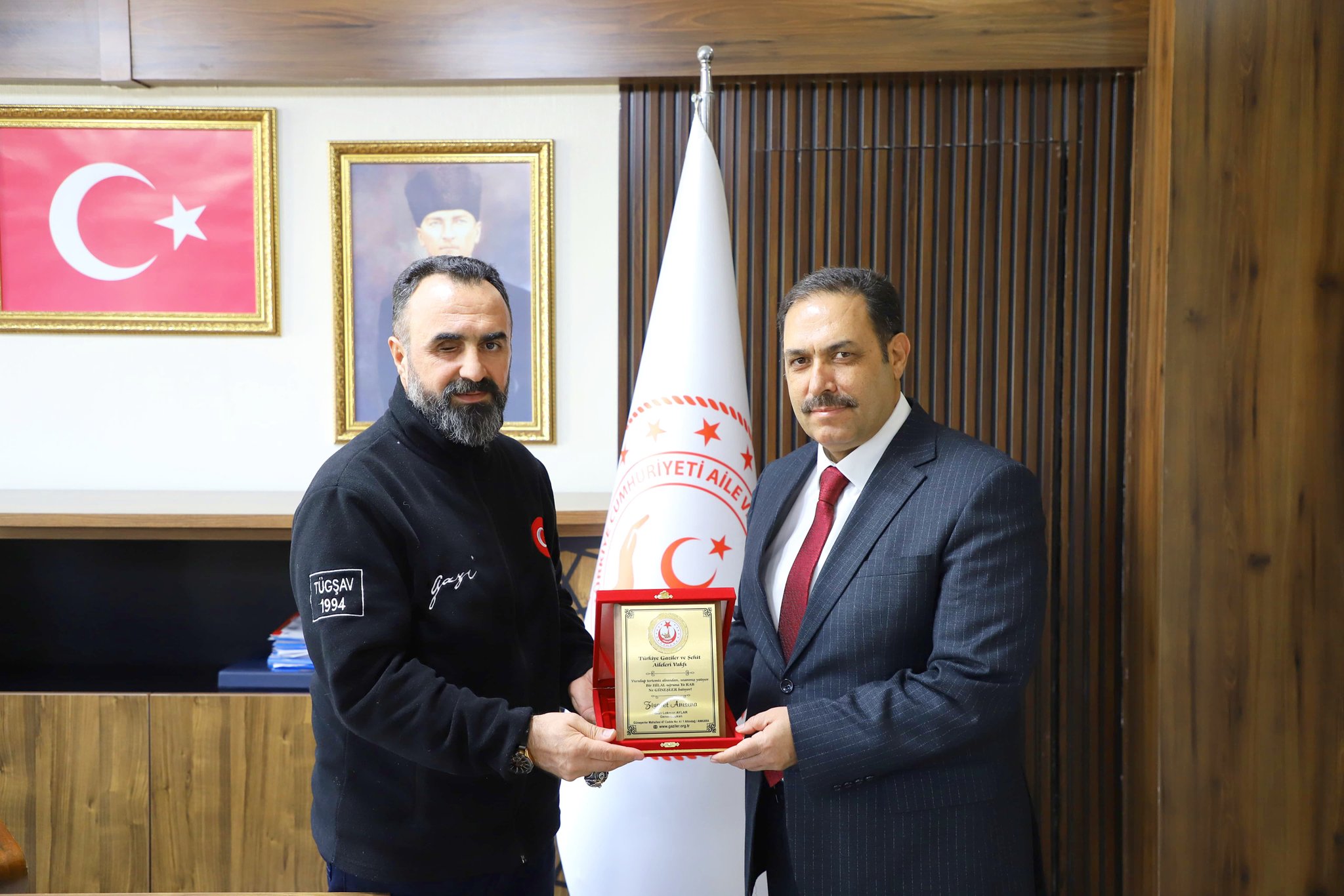 Aile ve Sosyal Hizmetler Bakanlığı Adıyaman İl Müdürü Sayın Hasan Bilici’ye hayırlı olsun ziyaretinde bulunduk.  