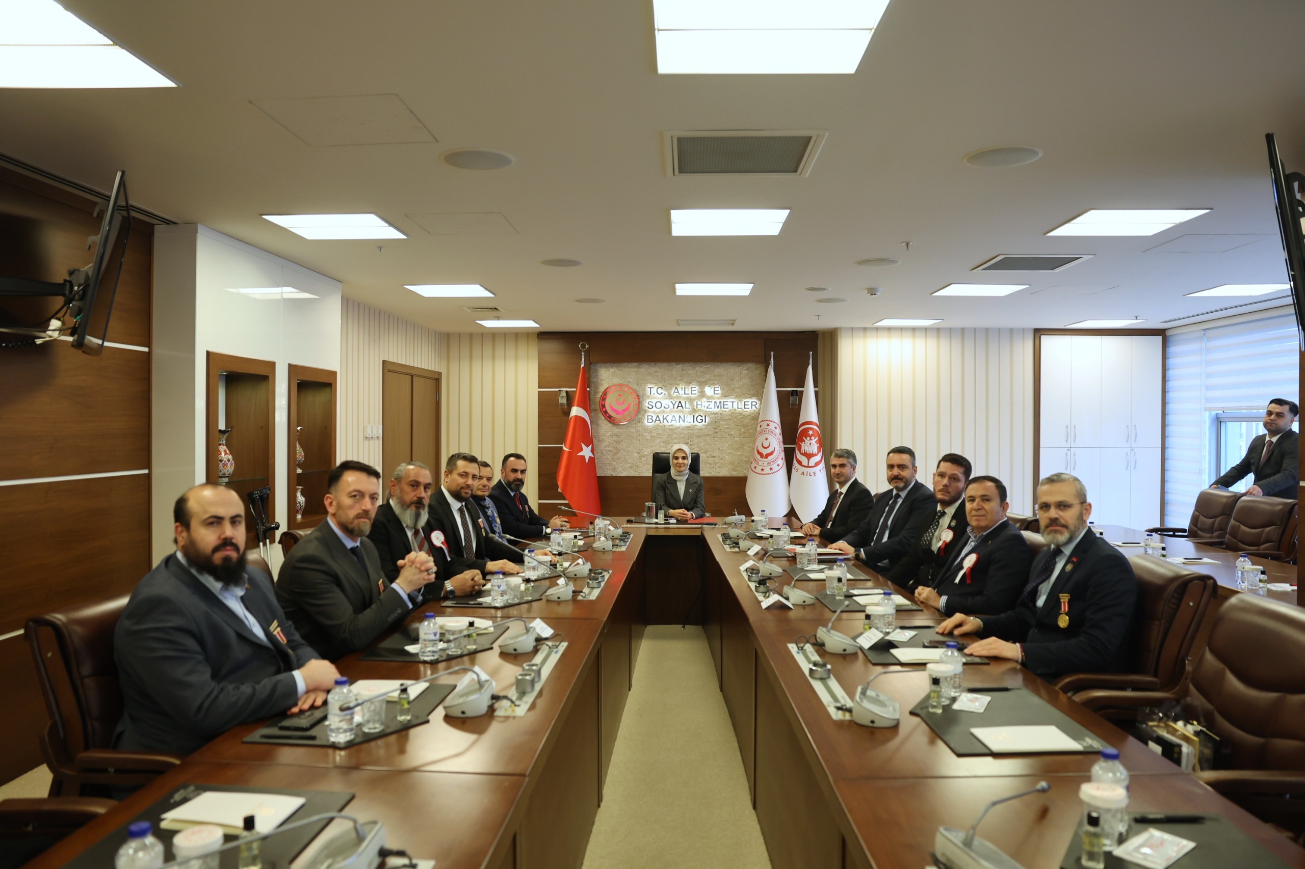 Aile ve Sosyal Hizmetler Bakanımız Sayın Mahinur Özdemir hanımefendiyi ziyaret ettik.