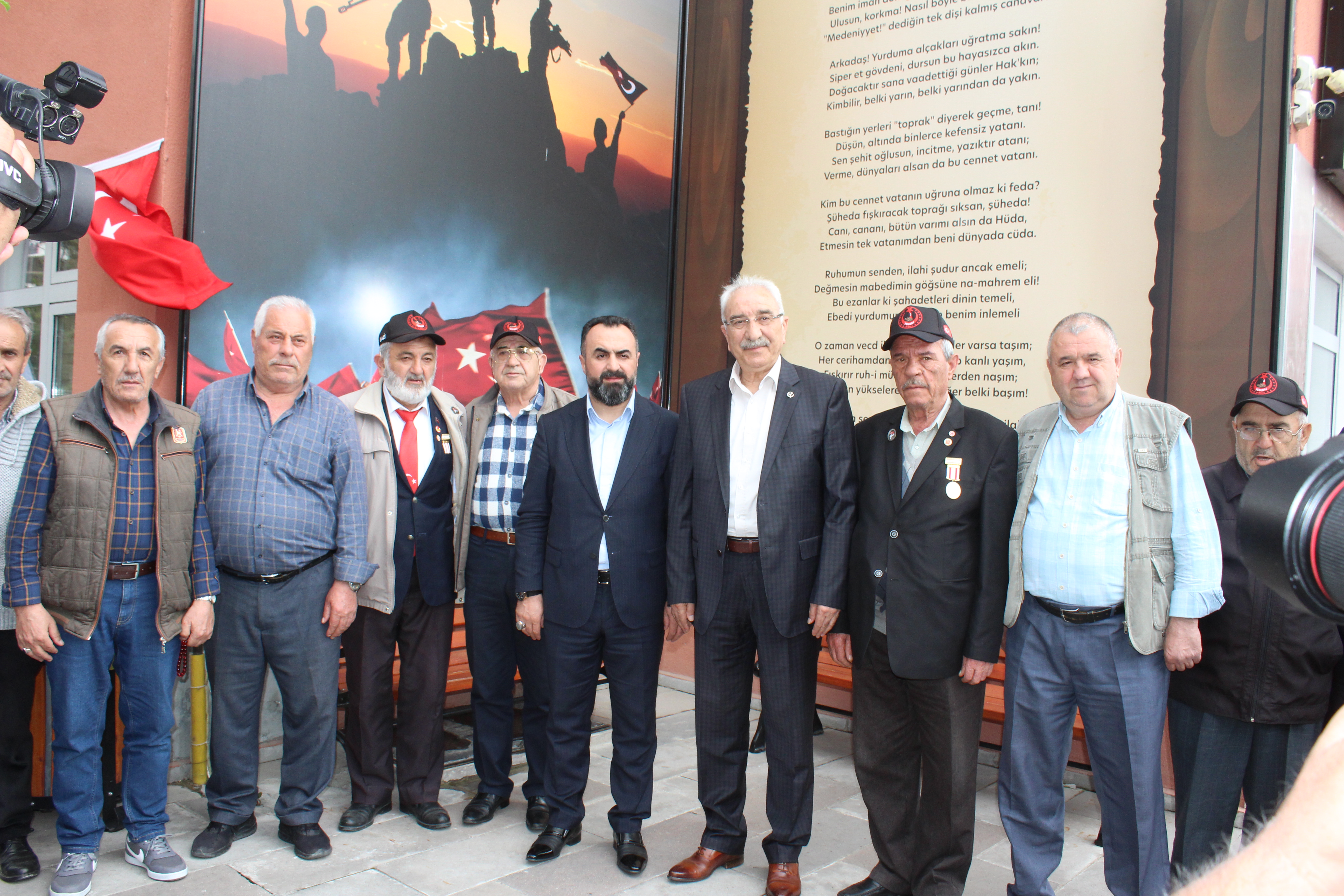 BBP Ankara 2. Bölge Milletvekili Adayları Ve BBP Teşkilat Mensupları Vakfımızı Ziyaret Ederek, Vatan Kahramanlarımız Ile Bir Araya Geldiler. Nezaket Ziyaretleri Için Kıymetli Misafirlerimize Teşekkür Ederiz.