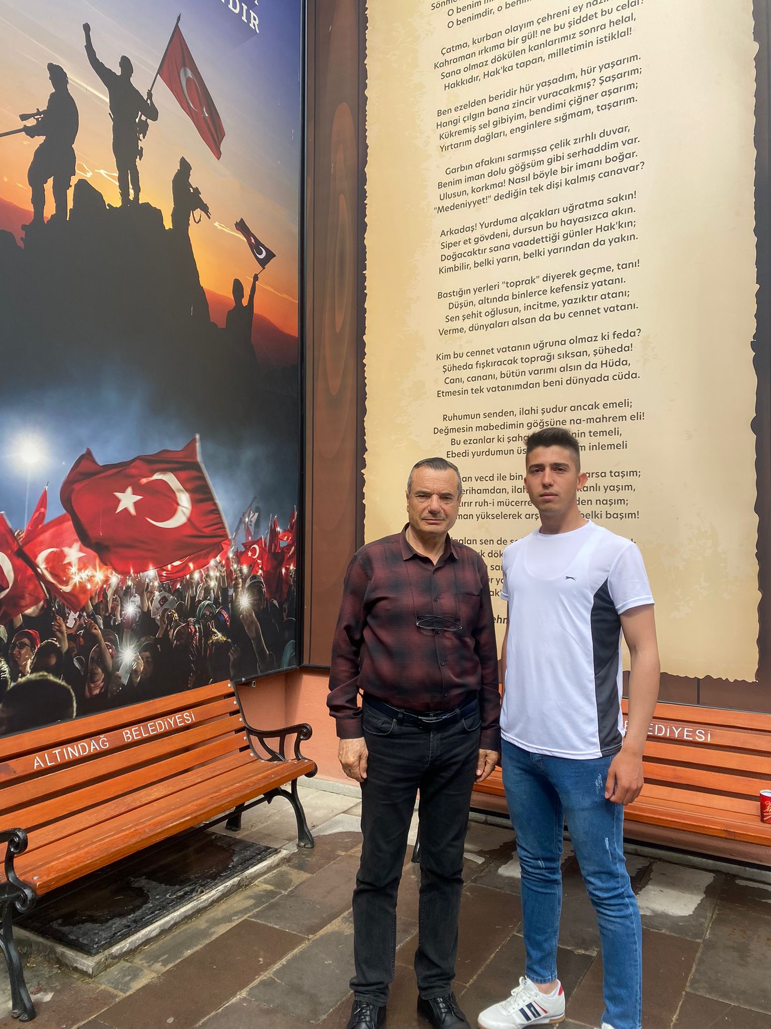 Ağrı Doğubeyazıt Gökay 1. Komando Taburunda Piyade Sözleşmeli Er olarak görev yapan Hüseyin KESKİN Vakfımızı ziyaret etti.  Nezaket ziyaretleri için kıymetli misafirimize teşekkür ederiz.