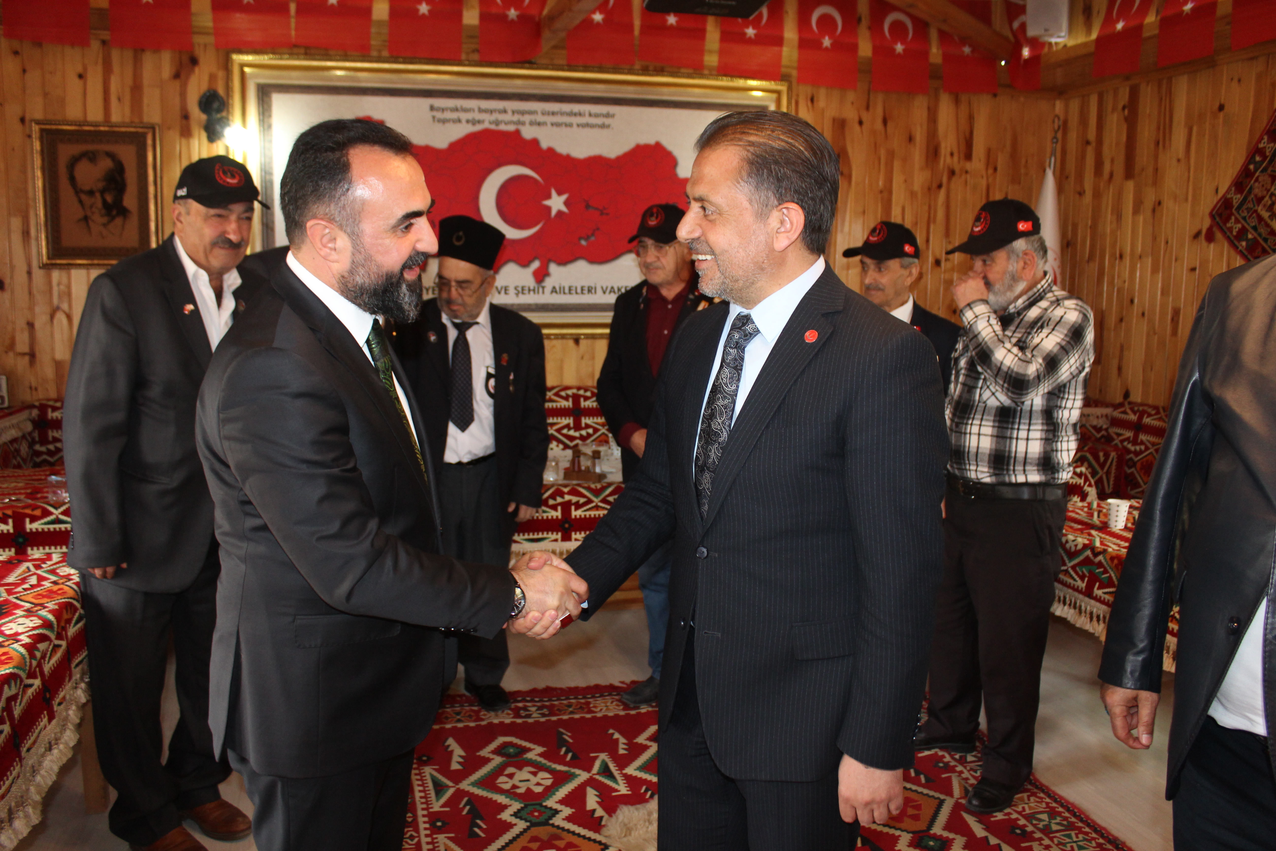 Yeniden Refah Partisi Genel Başkan Yardımcısı Ankara 1. Bölge Milletvekili Adayı Mehmet KADERLİ,Vakfımızı Ziyaret Ederek Vatan Kahramanlarımız Ile Bir Araya Geldiler.Nezaket Ziyaretleri Için Kıymetli Misafirimize Teşekkür Ederiz.