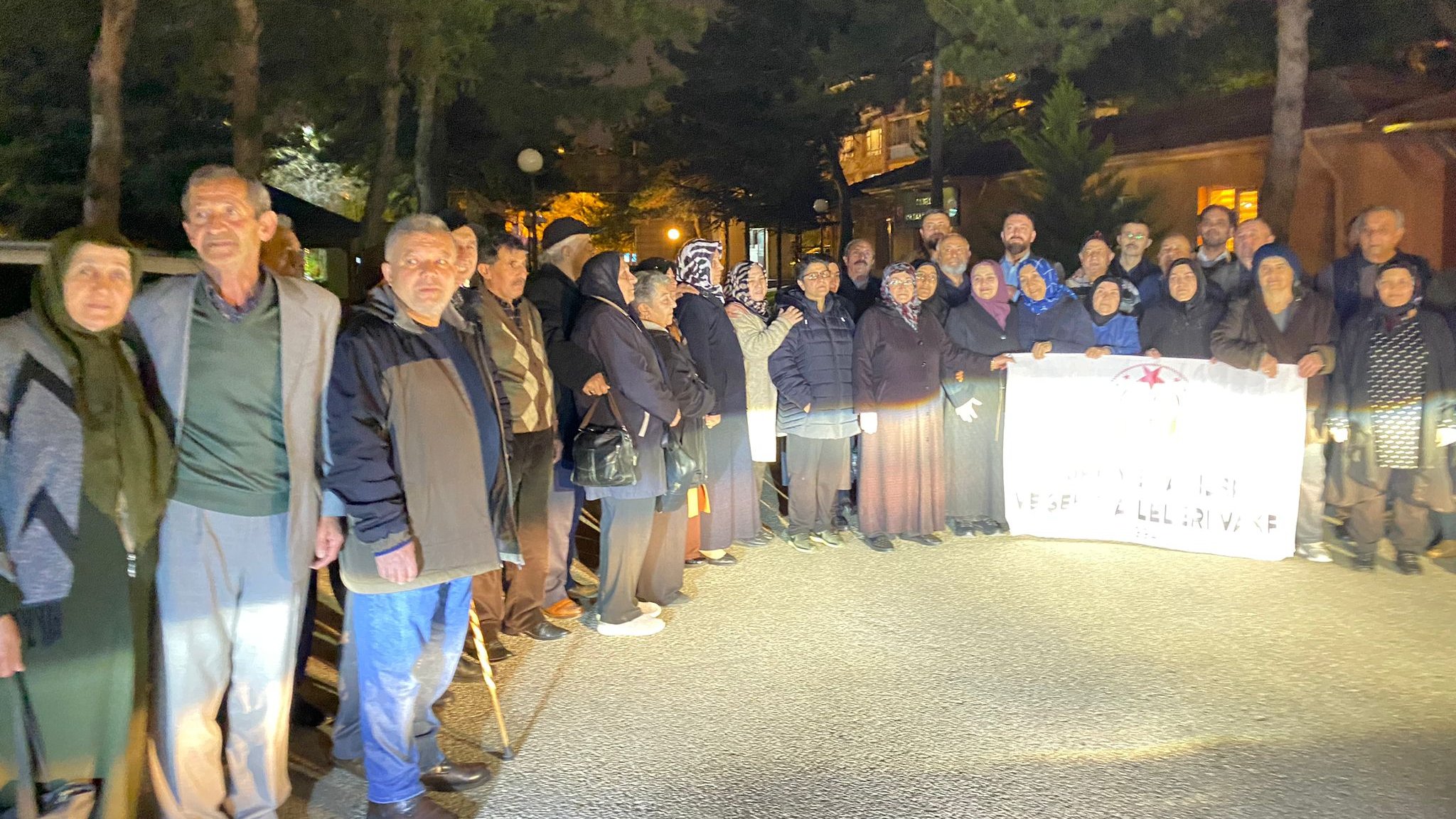 Aziz Şehitlerimizin kıymetli anne-babaları ile istikamet sabah namazı kıldık. Ayasofya cami Benim bu mabedim dünya durdukça cami olarak kalacaktır. 