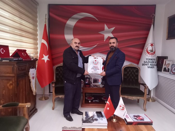 Şehit babası Cemal Çağlar, Genel Merkezimizi ziyaret ederek, Genel Başkanımız ile bir araya gelip istişarelerde bulundular.  Nezaket ziyaretleri için kıymetli misafirimize teşekkür ederiz.