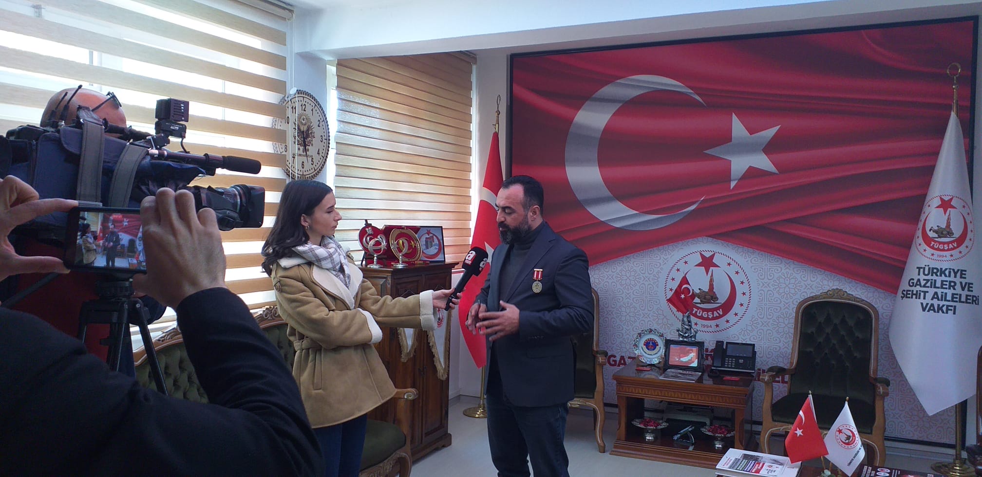 Genel Başkanımız Gazi Lokman AYLAR; a haber'e verdiği röportajda Fincancı'nın ‘kimyasal silah’ iftirası ile Kılıçdaroğlu'nun ''cari açığın uyuşturucu ticaretiyle kapatıldığı''söylemlerine ilişkin haksız ve çirkin iftirasına cevap verdi.  Müfterilere hakkettikleri cevabı vermekten asla çekinmeyeceğiz!