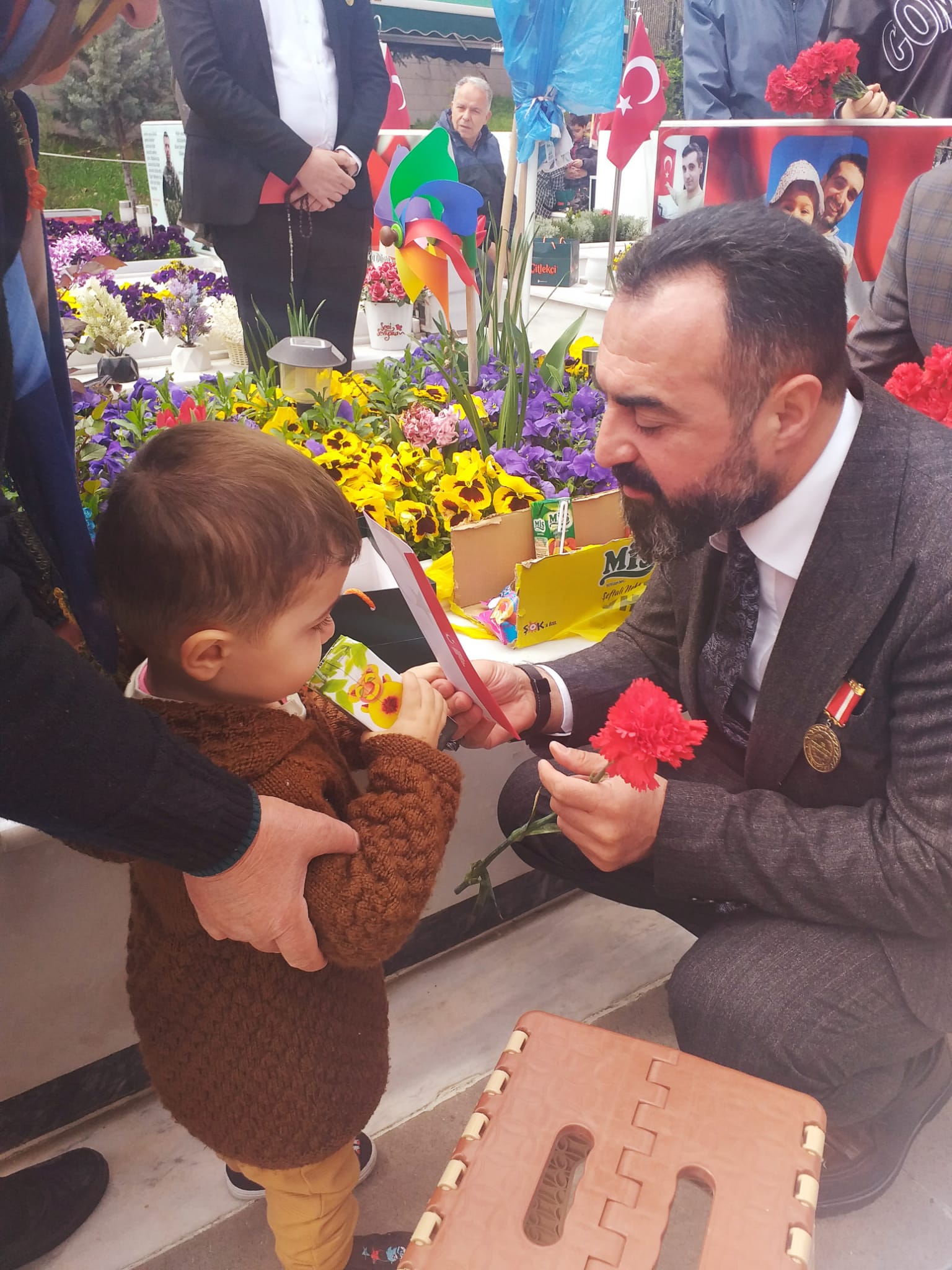 Canlarını Bu Vatanın Bekası Için Feda Etmiş, Karşıyaka 15 Temmuz Şehitliği'nde Aziz Şehitlerimizi Andık...