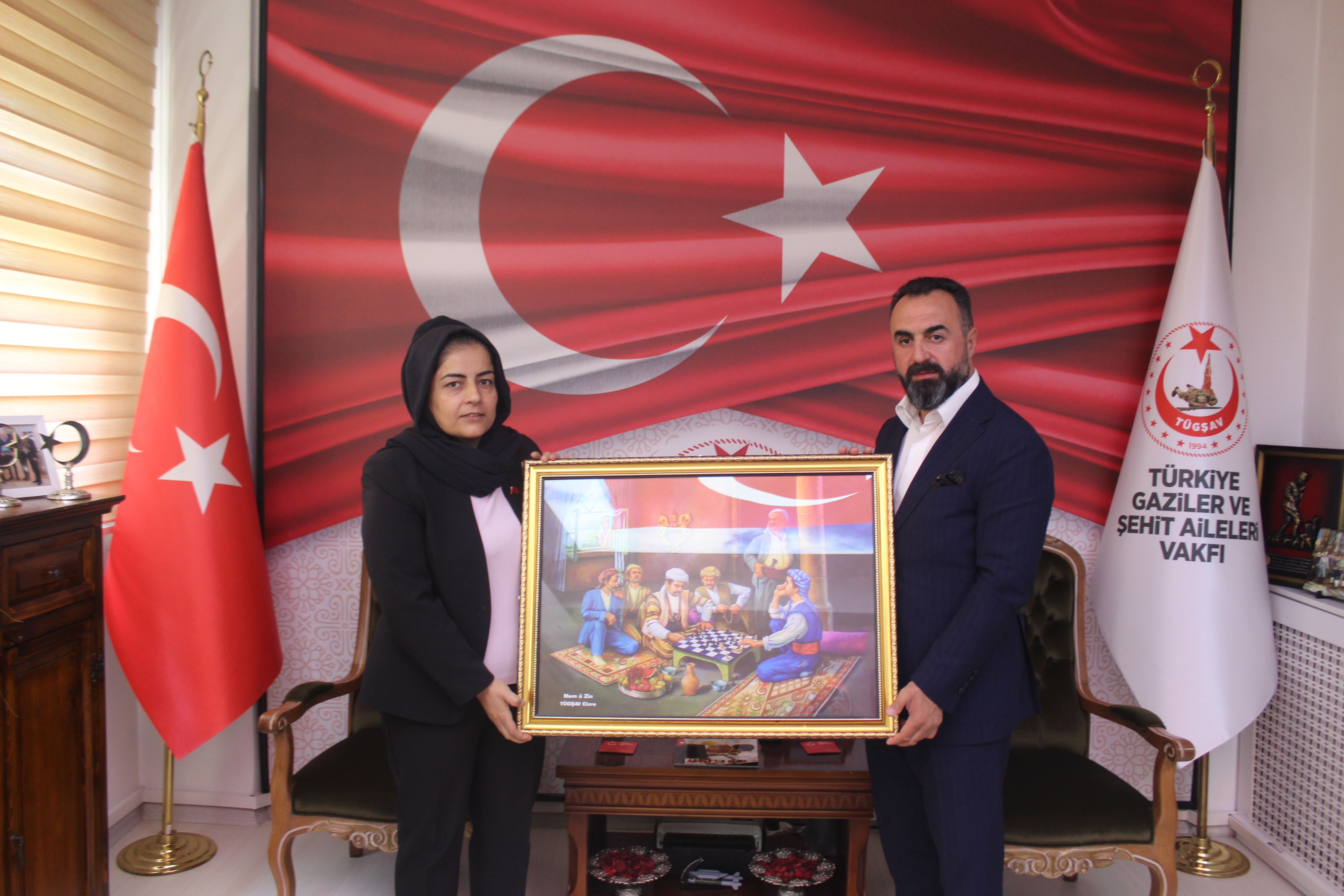 Vakfımızın Cizre Temsilcisi, şehit eşi Zeynep Caner Vakfımızı ziyaret ederek, yürüttükleri çalışmalar hakkında Genel Başkanımız Gazi Lokman AYLAR 'a bilgilendirmede bulundu.