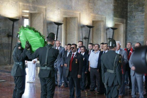 Vatanimiza yapilan bu zulmün karsisinda Sessiz duran herkesi aziz sehitlerimize sikâyet ediyorum.