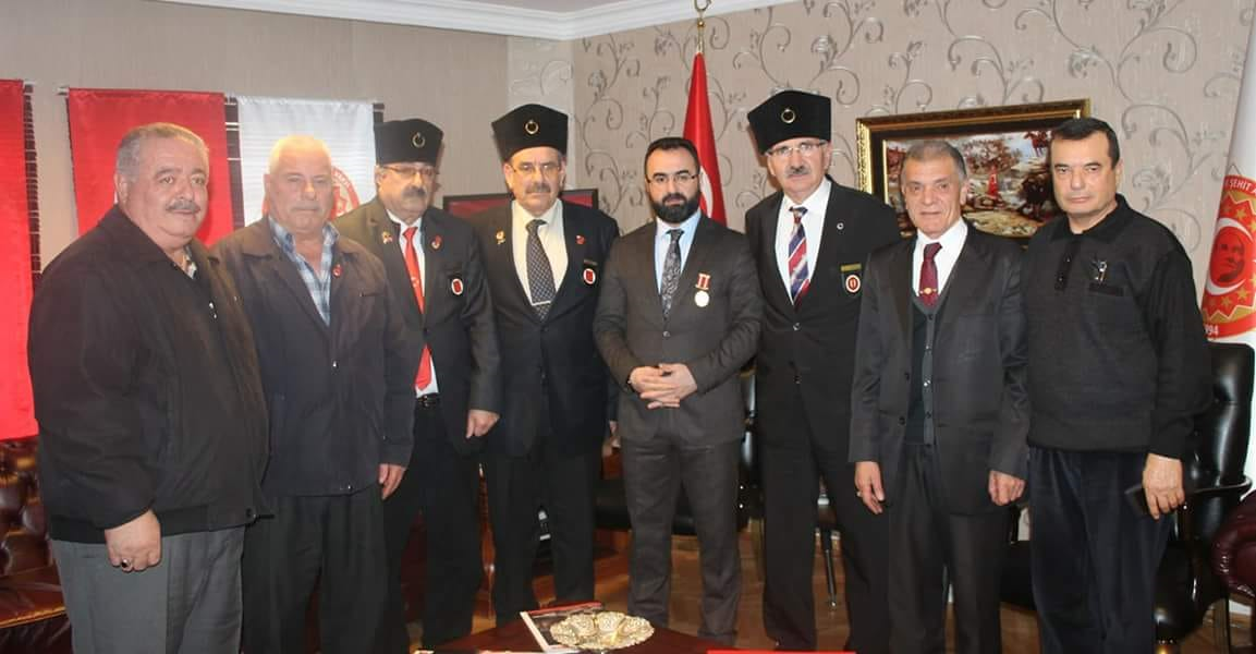 Kibris Baris Harekati  Gazilerimizden  Kahraman Edip DENIZ'in esi hakka yürümüstür.