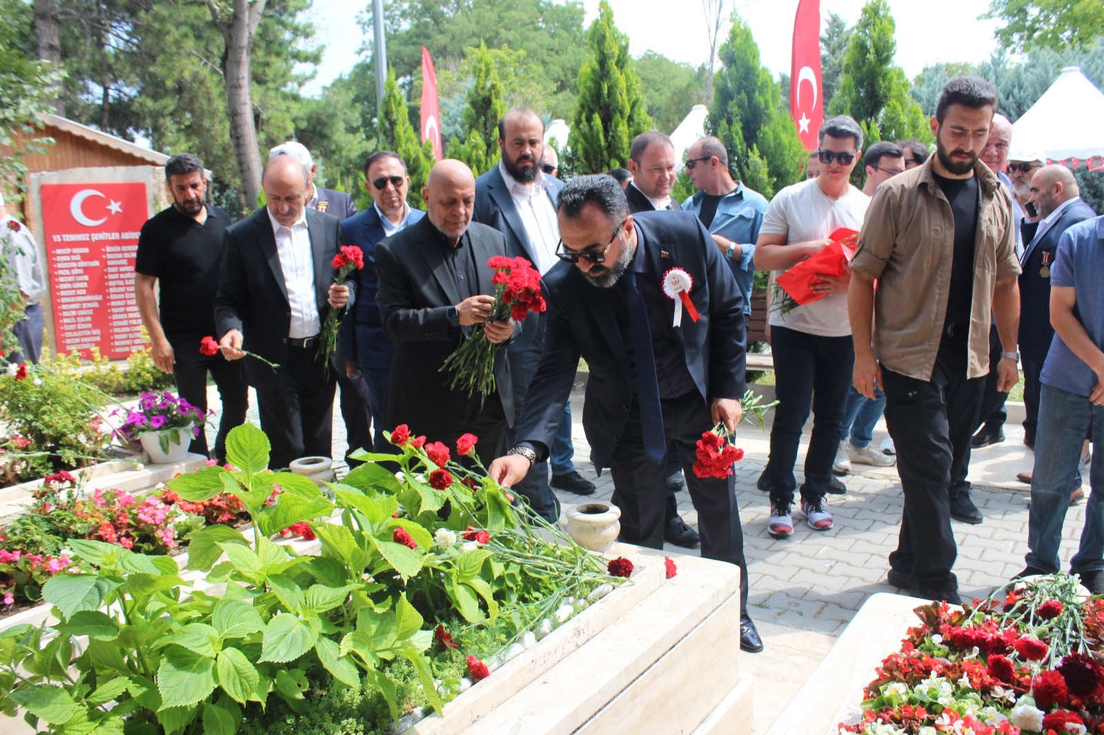 KARŞIYAKA 15 TEMMUZ ŞEHİTLİĞİ ZİYARETİ