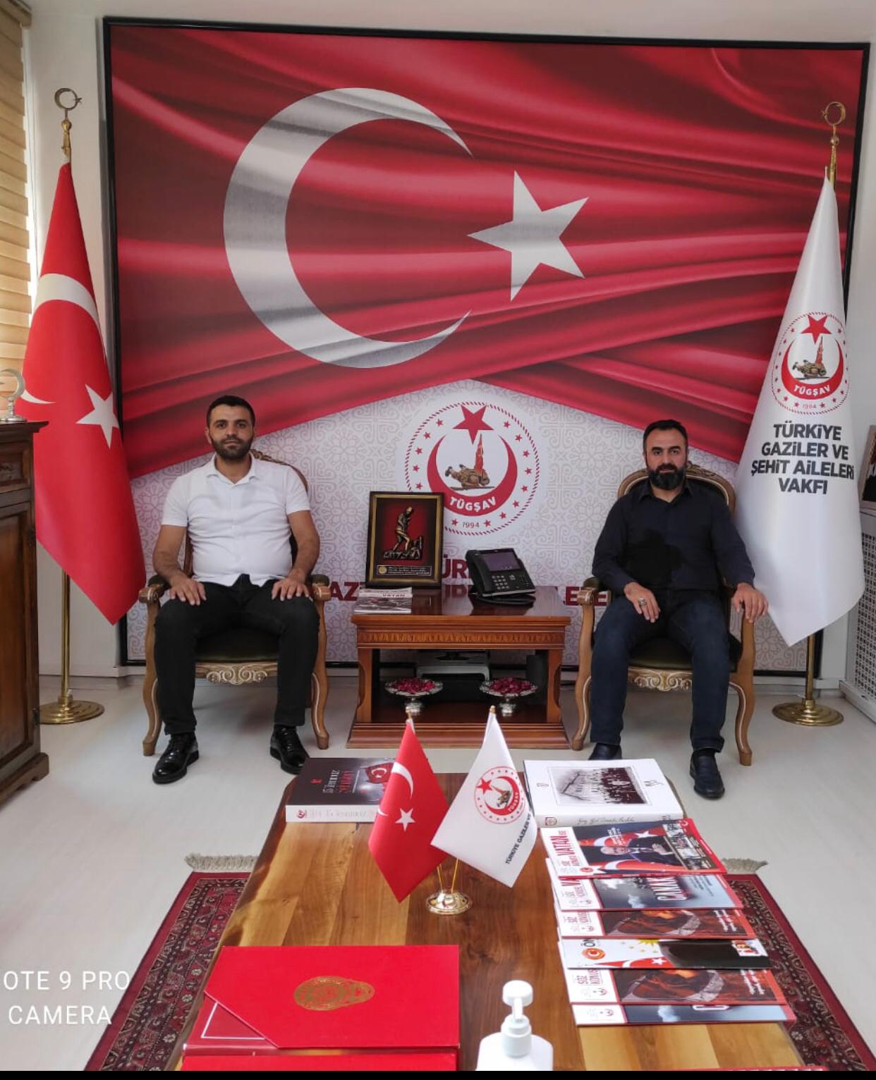 YÖNETIM KURULUMUZ GENEL BASKANIMIZ SN LOKMAN AYLAR BEYLERI ZIYARETTE BULUNDU SIRNAK TA OLAN SEHIT VE GAZI AILELERIMIZLE ILGILI KONULARI ISTISARE ETTILER .. 