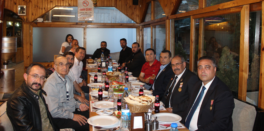 Vakif yönetimi iftar yapti 