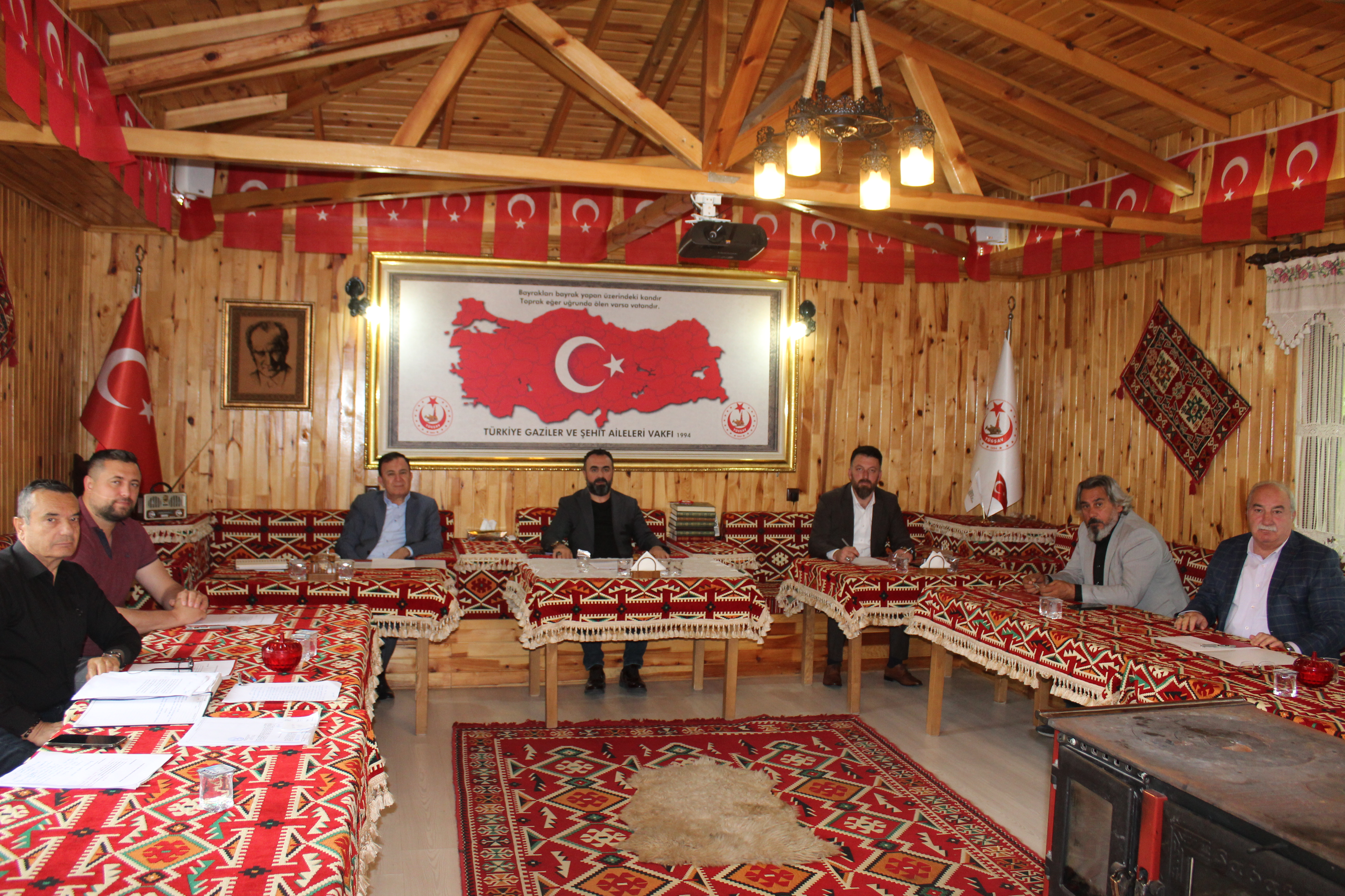 Haziran ayi Yönetim Kurulu toplantimizi icra ettik. Yaptigimiz istisarelerin ve aldigimiz kararlarin hayirlara vesile olmasini dileriz.