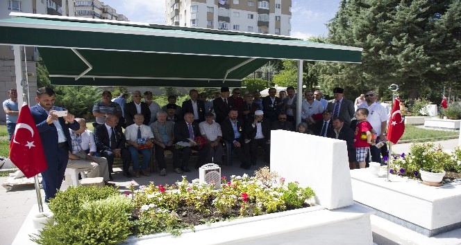 Sehit yakinlari ve gazilerden Cebeci Askeri Sehitligi’ne ziyaret