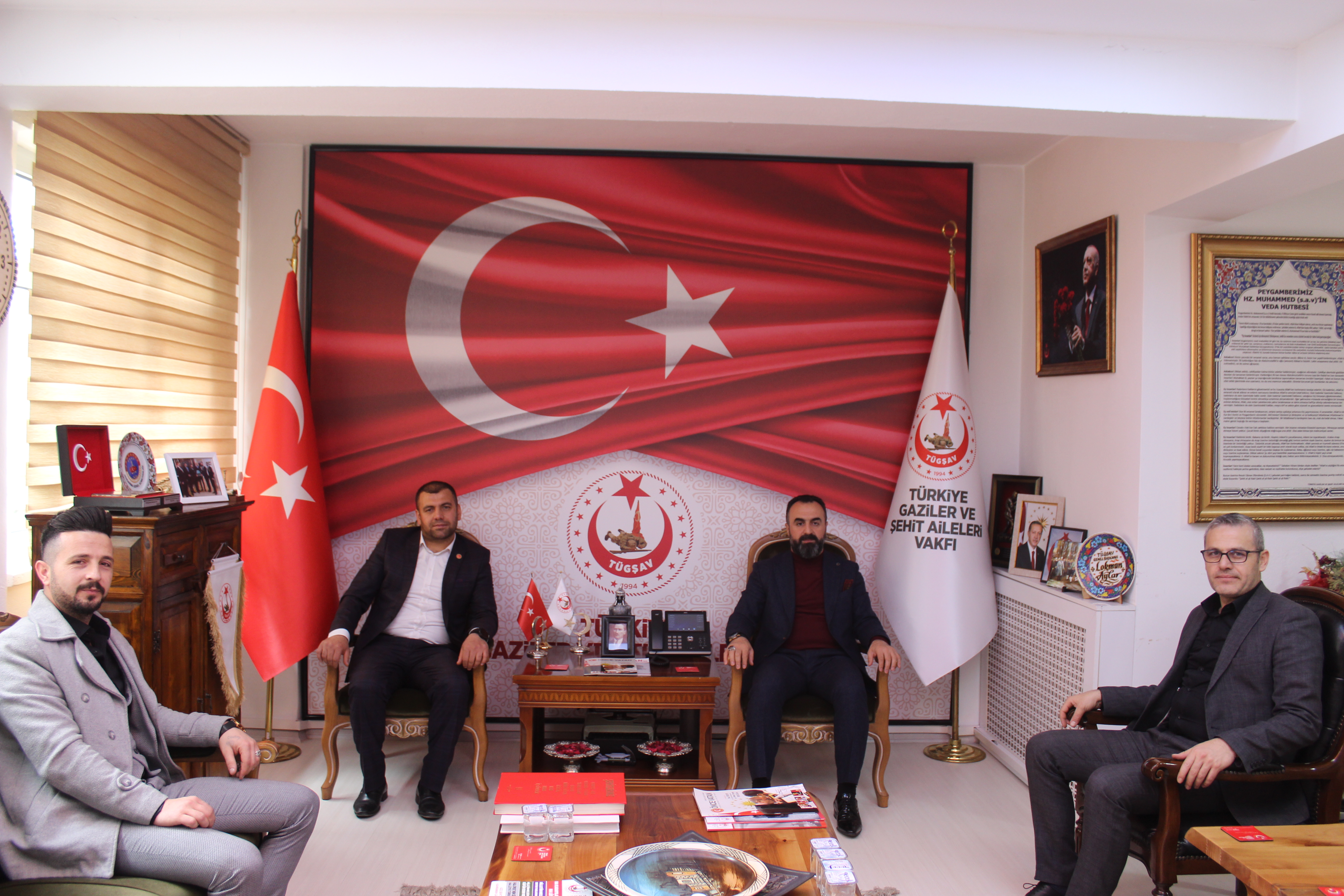 VAKFIMIZIN KAYSERI SUBESI IKINCI BASKANI IKINCI BASKANI VE BASKAN YARDIMCISI MEHMET DURSUN VAKFIMIZI ZIYARET ETTI.ZIYARETLERI IÇIN KIYMETLI MISAFIRIMIZE TESEKKÜR EDERIZ.