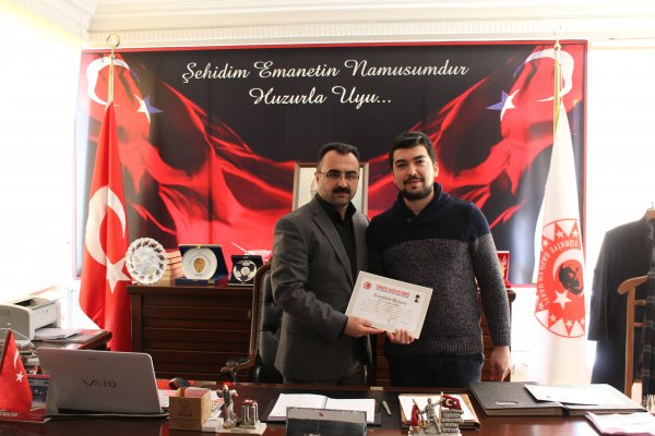 GENÇLIK KOLLARIMIZA TESEKKÜR BELGELERIMIZI SUNDUK