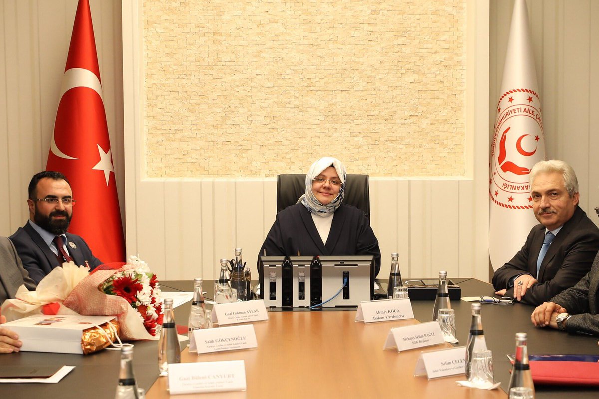  AILE, ÇALISMA VE SOSYAL HIZMETLER BAKANI ZEHRA ZÜMRÜT SELÇUK' a ziyaret
