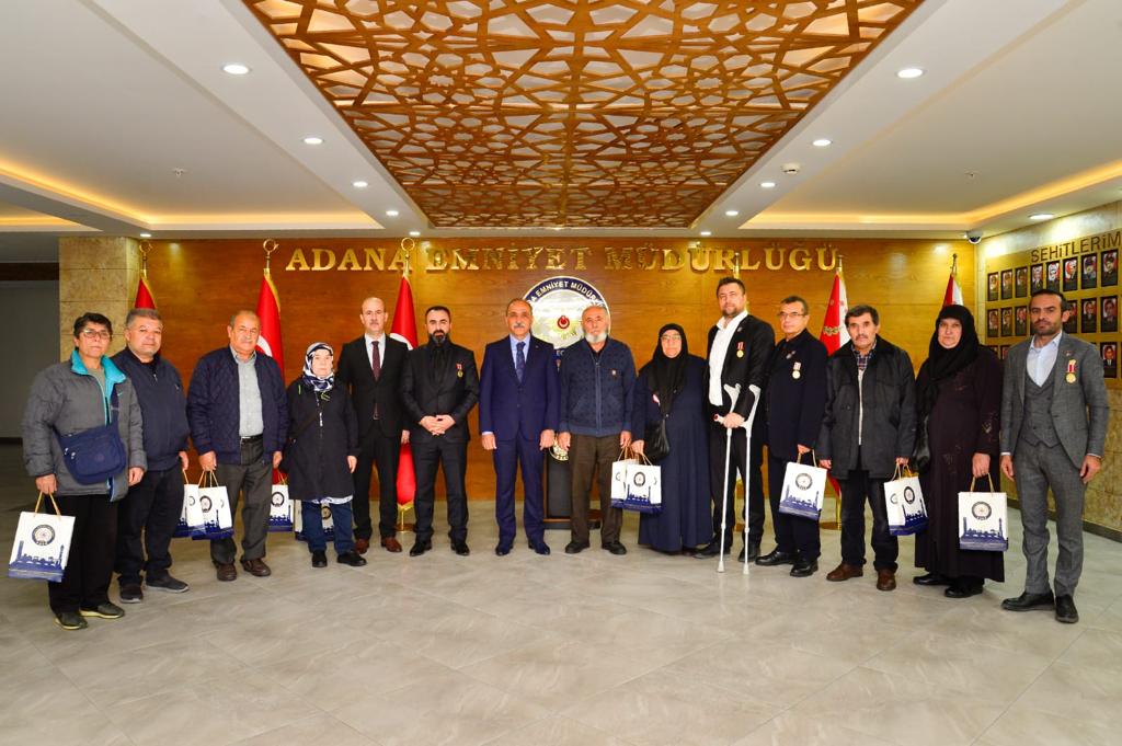 SEHIT YAKINI VE GAZILERIMIZLE BERABER, ADANA IL EMNIYET MÜDÜRÜ; DOGAN INCI BEY'I ZIYARET ETTIK.