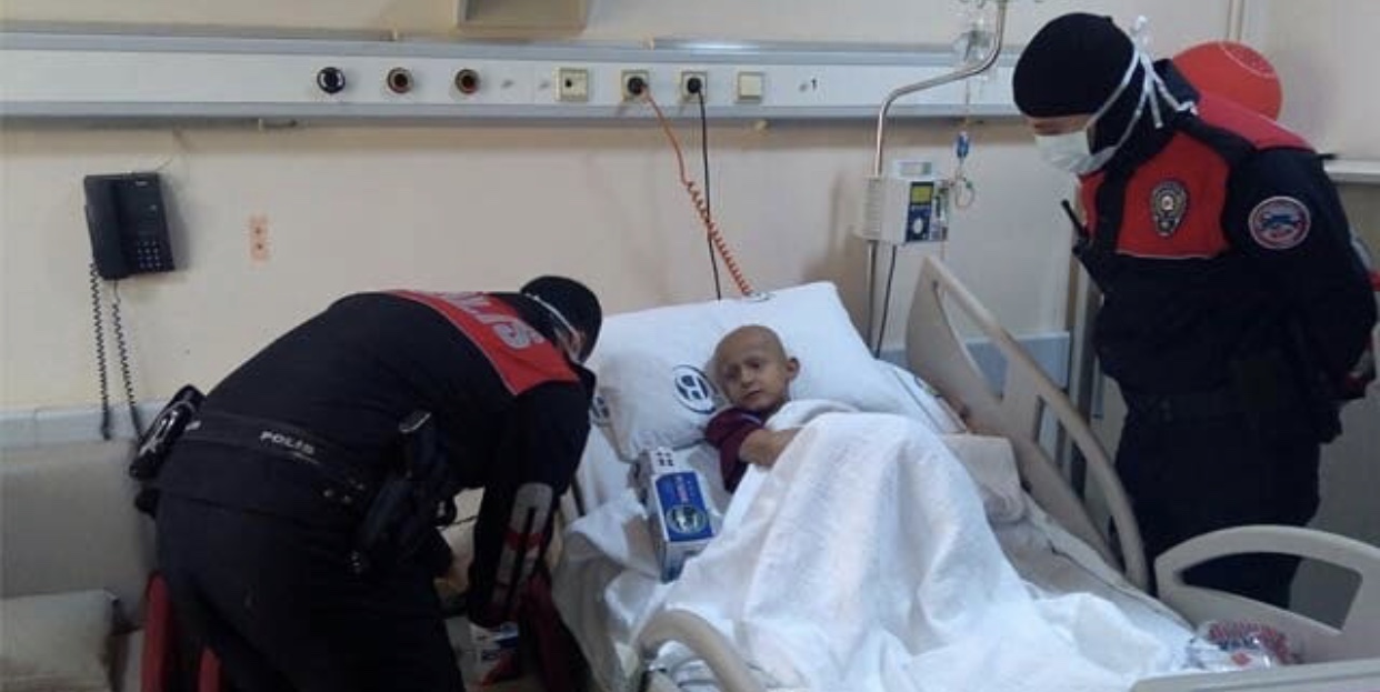 Yunus Polislerinden Küçük Savasçi Ali Kurt'a Sürpriz