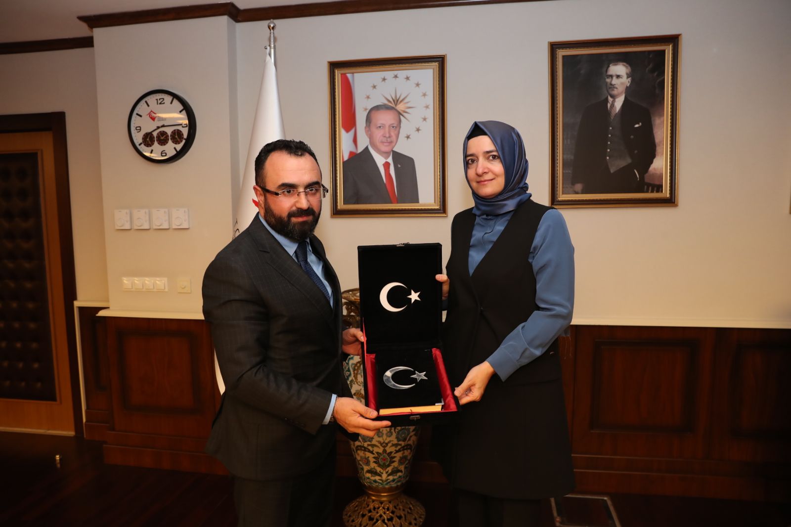 Genel Baskanimiz Gazi Lokman AYLAR Aile ve Sosyal Politikalar Bakani Fatma Betül Sayan Kaya ile bir araya geldi