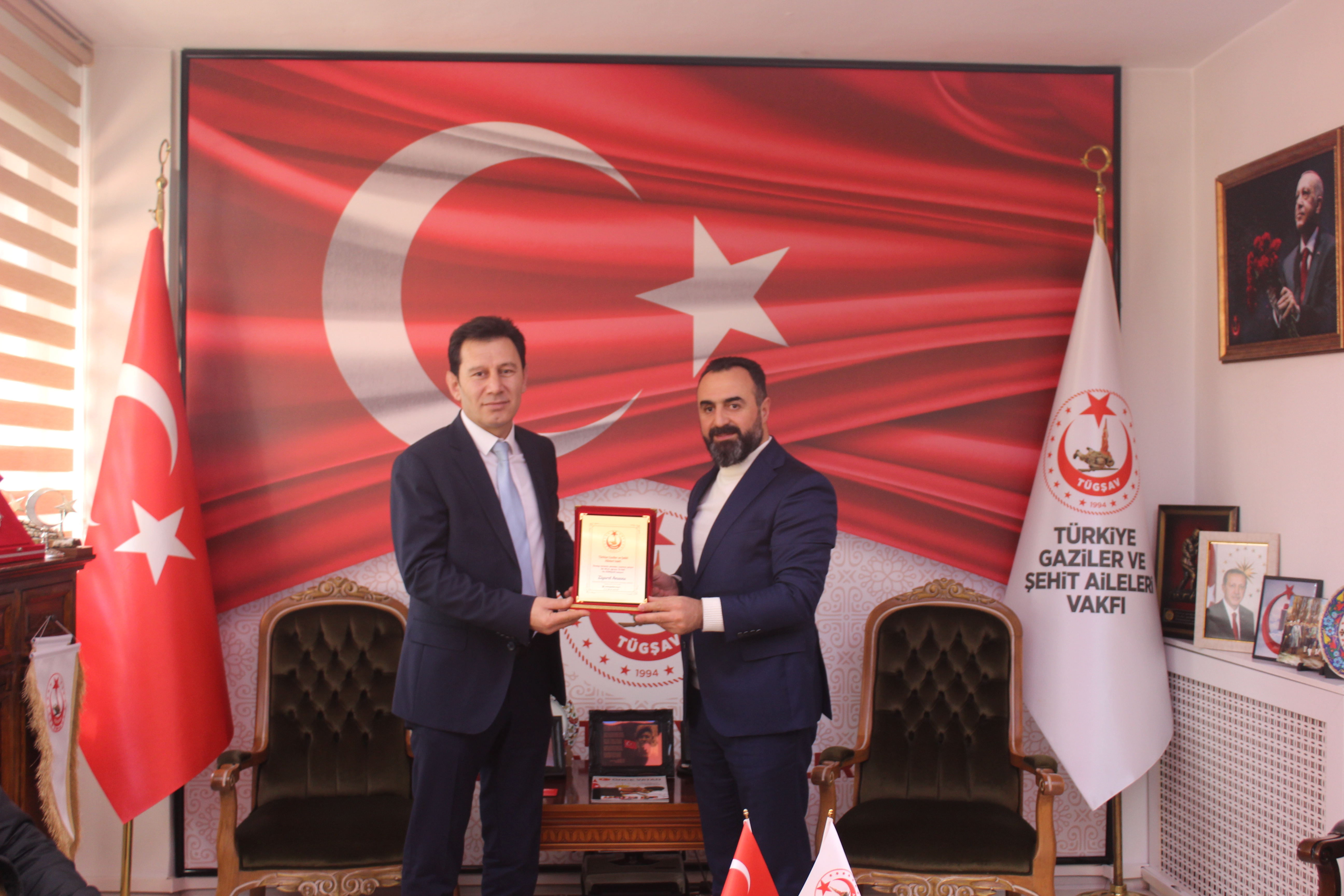 YOZGAT SARAYKENT AK PARTI ILÇE BASKANI SAYIN NECMETTIN KAYA BEY'LER VAKFIMIZI ZIYARET ETTILER. NAZIK ZIYARETLERI IÇIN KENDILERINE TESEKKÜRLERIMIZI SUNARIZ.