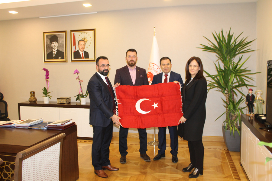 Vakfimizin Genel Baskani, Çevre ve Sehircilik Bakani Yardimcisi Sn. Fatma Varank'i Ziyaret Etti
