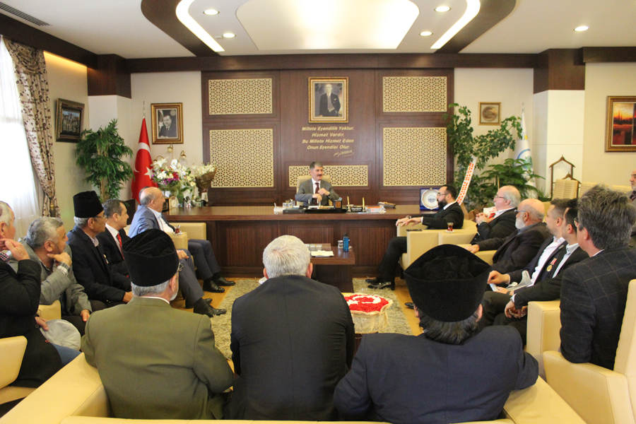 Pursaklar Belediye Baskani Sn. Ayhan YILMAZ Beyefendiyi Makaminda Ziyaret Ettik
