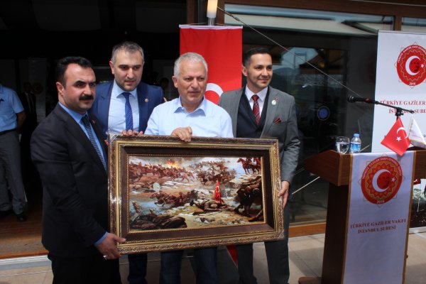 Yildiz Teknik Üniversitesi Rektörü Sn. Ismail YÜKSEK 