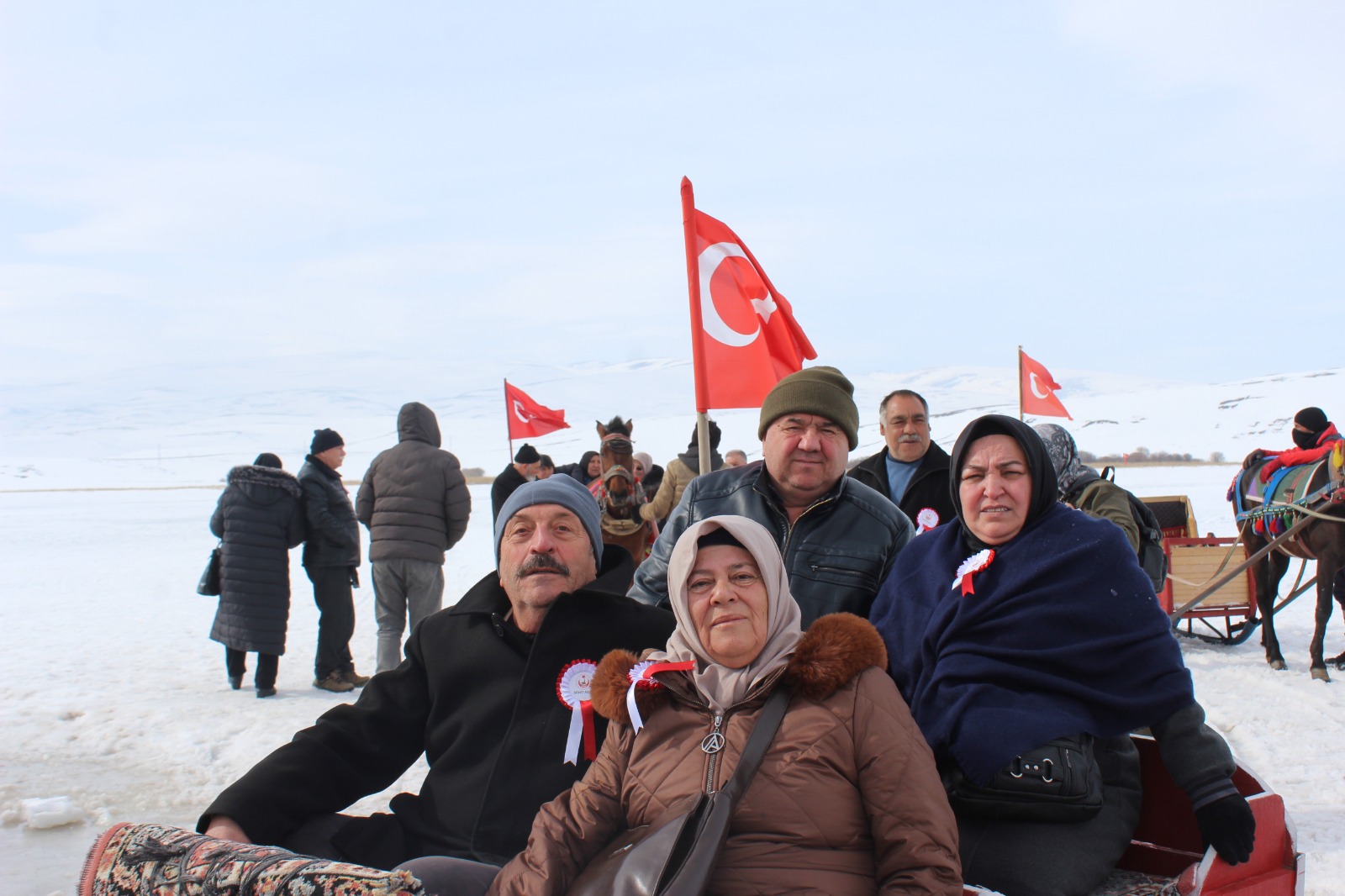Sehit anne ve babalarimiz ile birlikte Çildir Gölü'nün essiz dogasinda günün huzurunu yasadik.  Bu essiz doga harikasini görmeye bütün vatandaslarimizi davet ediyoruz. 
