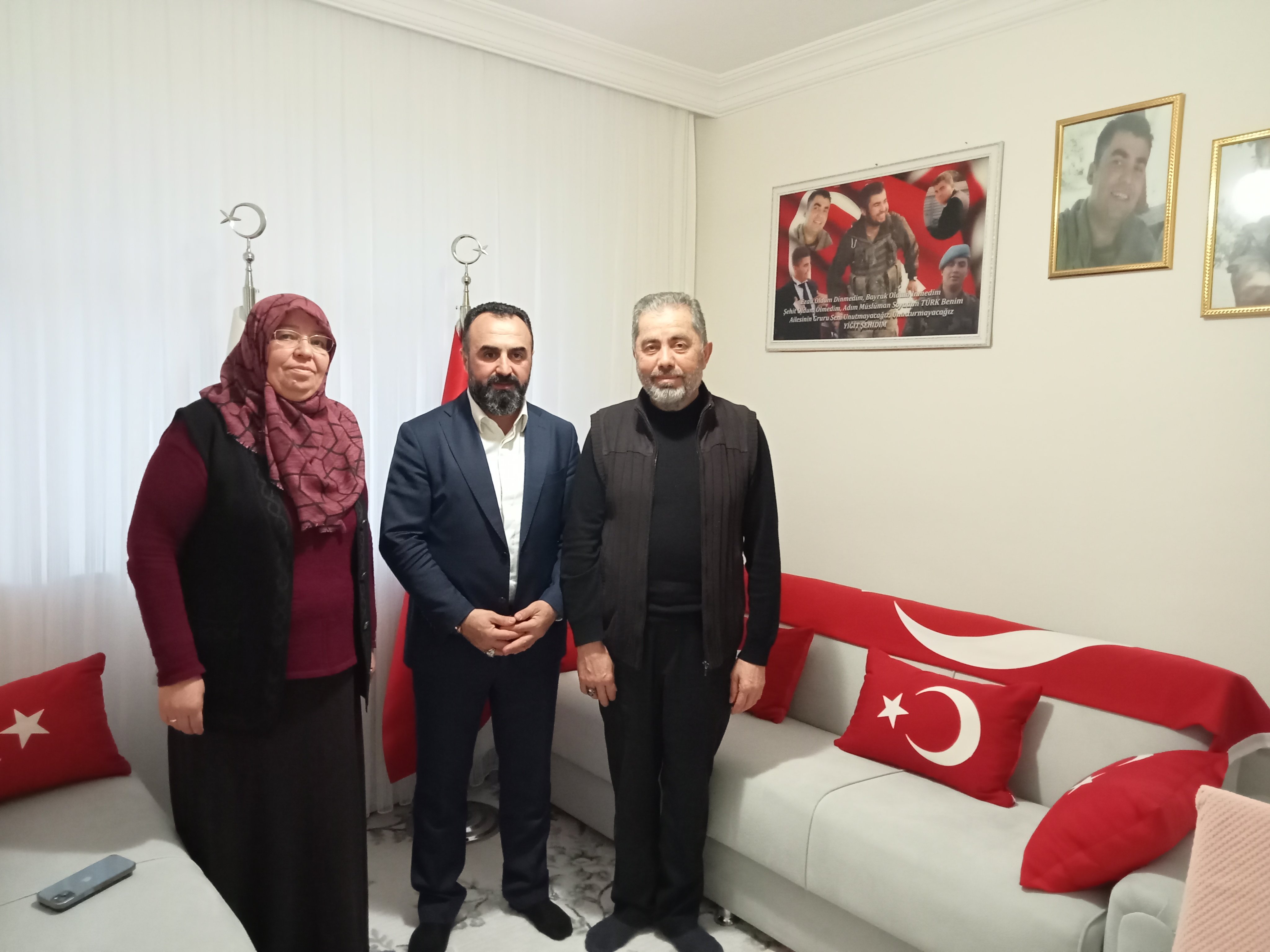 2016 YILINDA SIRNAK IDILDE SEHIT OLAN SEHIT ASTSUBAY MEHMET UYGUN'UN KIYMETLI AILESINI ZIYARET ETTIK.SEHIDIM EMANETIN EMANETIMIZDIR.
