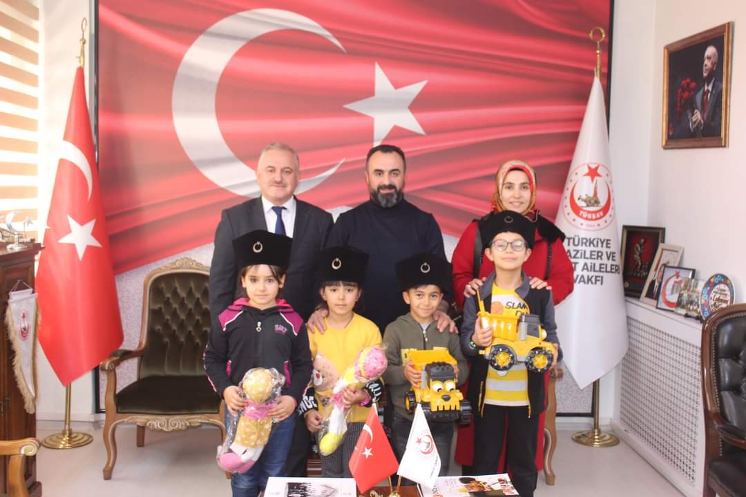 GELECEGIN PARLAYAN YILDIZLARI MINIK ÖGRENCILER VAKFIMIZI ZIYARET ETTILER.