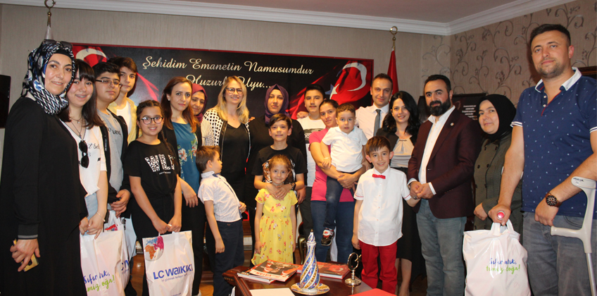 Sehit ve gazi çocuklarinin yüzü güldü