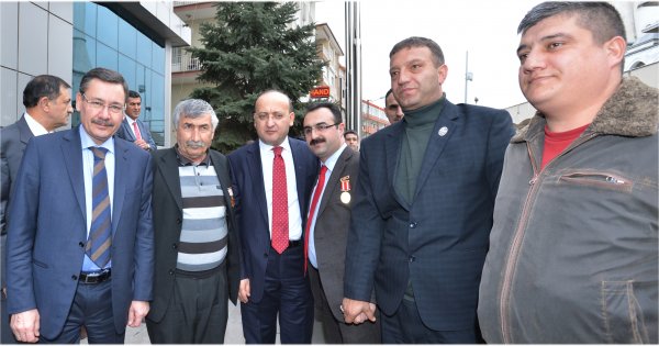 BASBAKAN YARDIMCISI SAYIN YALÇIN  AKDOGAN' A TALEP DOSYAMIZI SUNDUK .