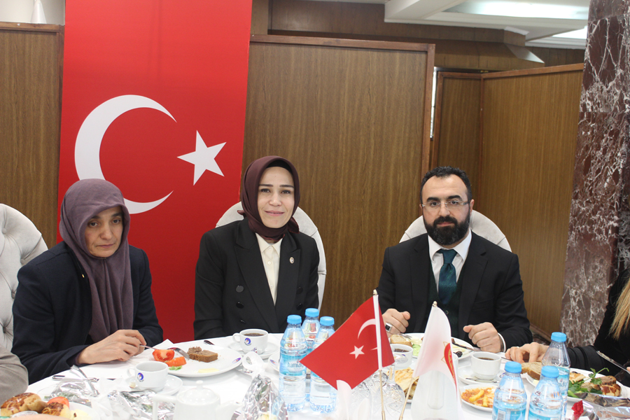 Kahvalti Programimiza 27. dönem Ankara Milletvekili Asuman ERDOGAN Katilim Sagladi