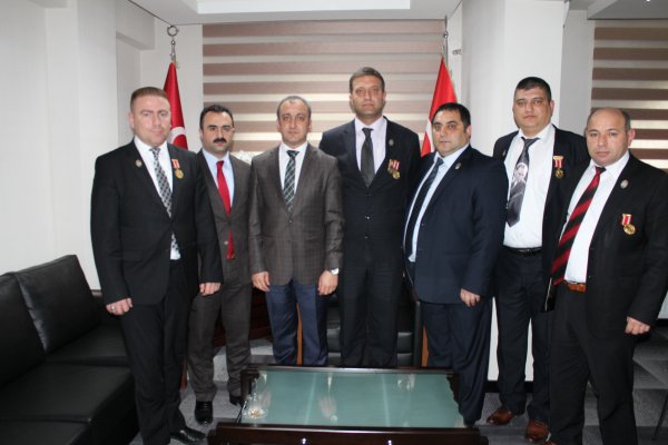 MHP Il Baskani Fatih ÇETINKAYA'yi Makaminda Ziyaret ettik.Sayin Çetinkaya'ya Talep Dosyamizi Sunduk.