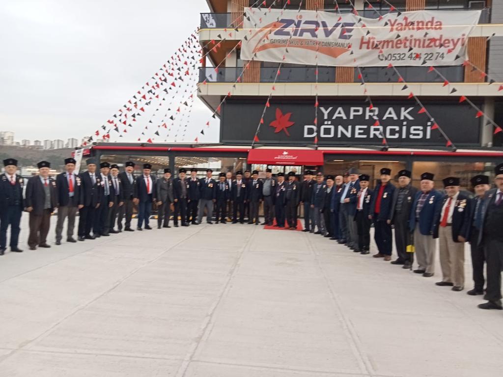 KIBRIS GAZILERIMIZLE IFTAR PROGRAMINDA BIR ARAYA GELEREK HASBIHAL EDEIP SORULARINI DINLEDIK VE ÇÖZÜM ÖNERILERI ÜZERINDE ISTISARE ETTIK.
