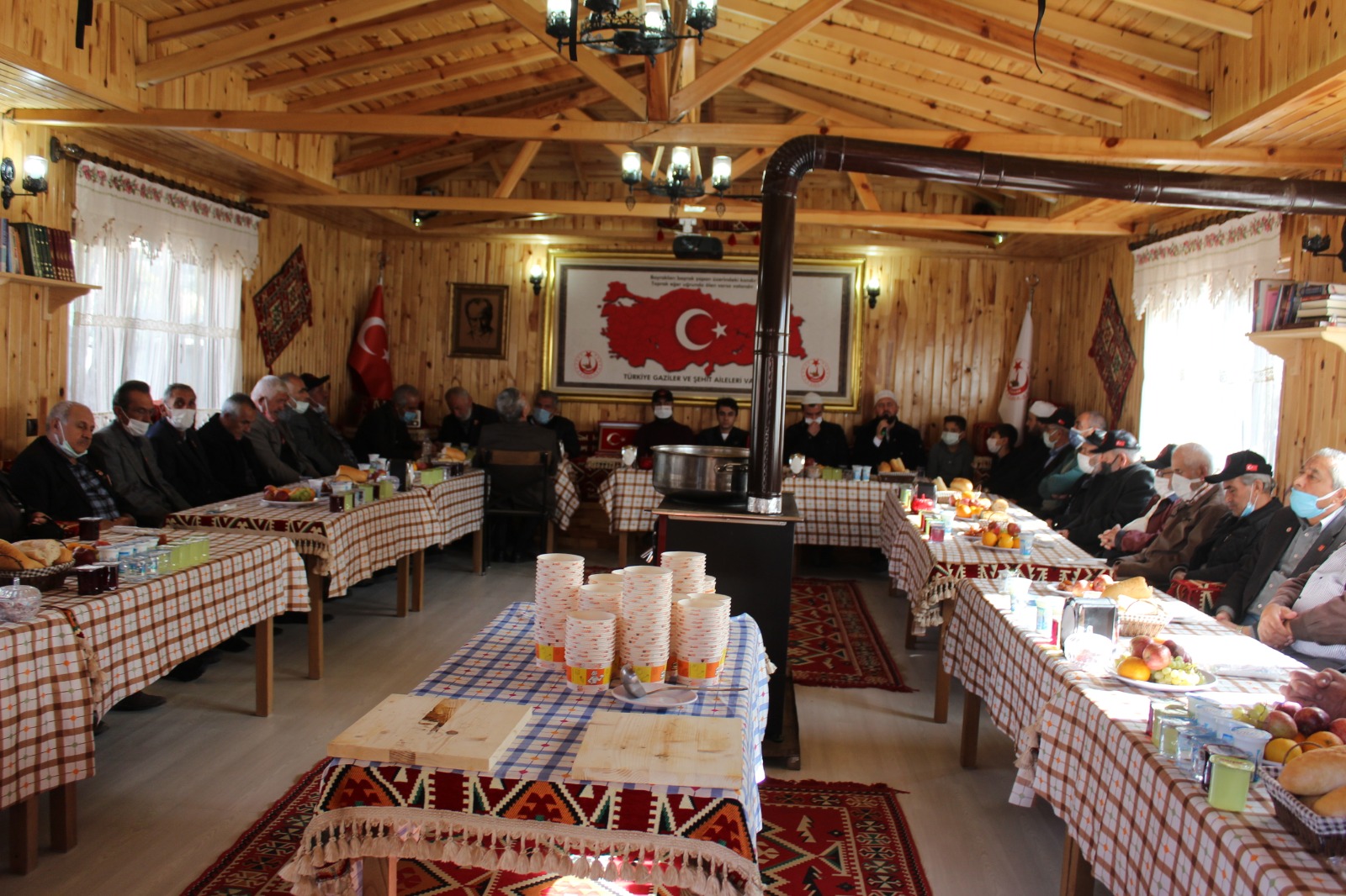 Genel Merkezimizde vakfimizin teskilattan sorumlu Yönetim Kurulu Üyesi Kasim PEKACAR'in kardesi Merhum Serdar Ramazan PEKACAR' in mevlid programini gerçeklestirdik. 
