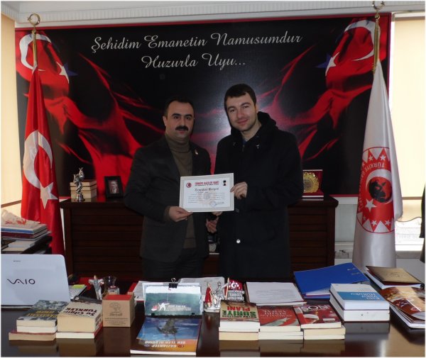 Gazi Kolejinden Satranç Ögretmenimiz Sayin Reha HAN'in anlamli Bagisi 