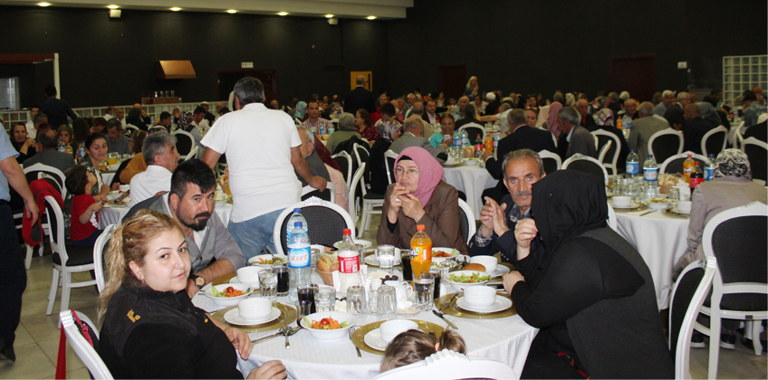 Kibris Gazileriyle iftarda bulustuk