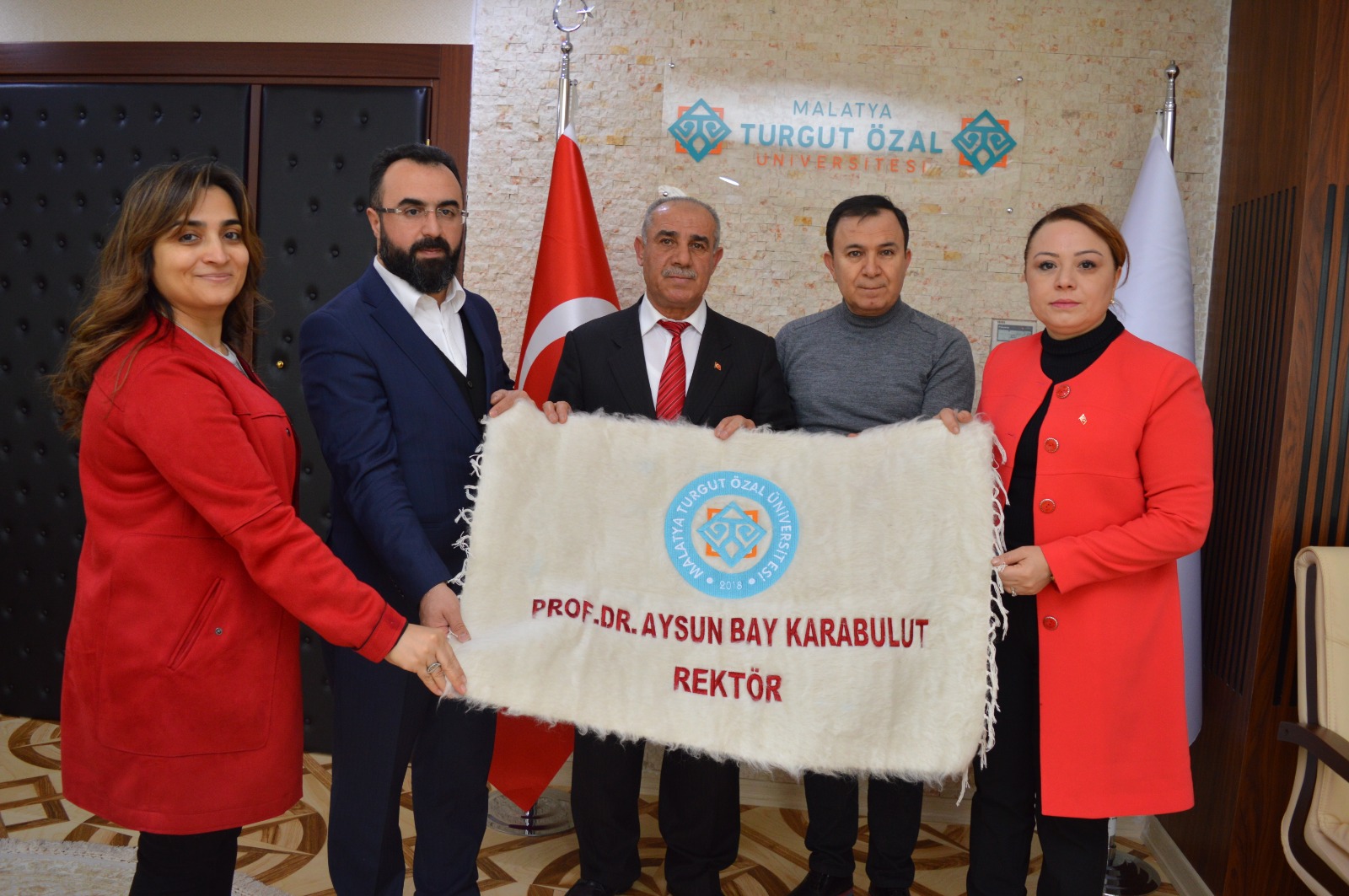 Prof. Dr. Aysun Bay Karabulut Hanimefendiyi  Makaminda Ziyaret Ettik