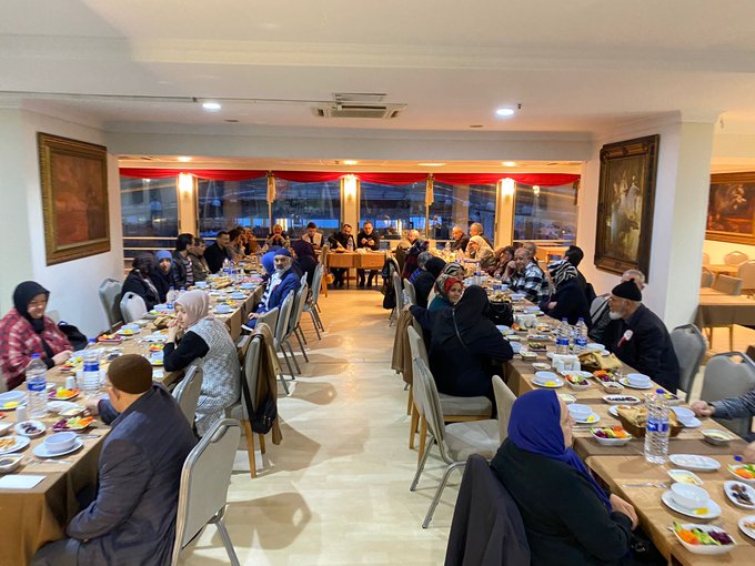 Sehit anne ve babalari ile birlikte Büyükçekmece Kaymakami Ali Ikram Tuna'nin ev sahipliginde,  iftarin maneviyatini ve bereketini beraber yasadik.  Sehitlerimizin kiymetli ailelerini ailesi gibi gören Sayin Kaymakamimiza hassasiyeti tesekkür ederiz.