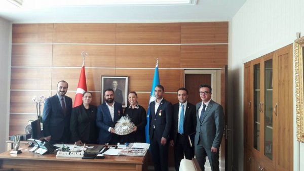 Sosyal Isler Baskani Sn Öznur Çalik'i Ziyaret