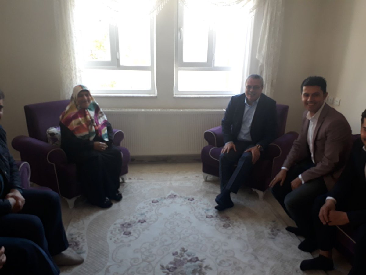 Valimiz Vakfimiz 2. Baskani Taha ETIZ'i Evinde Ziyaret Etti.
