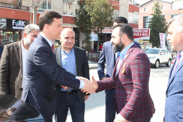 “Bu topraklarda bin yildir birlik içerisinde, kardeslik içerisinde yasiyoruz”