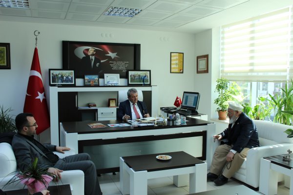 TÜRKIYE GAZILER VAKFI OLARAK KEÇIÖREN ILÇE MILLI EGITIM ZIYARETI